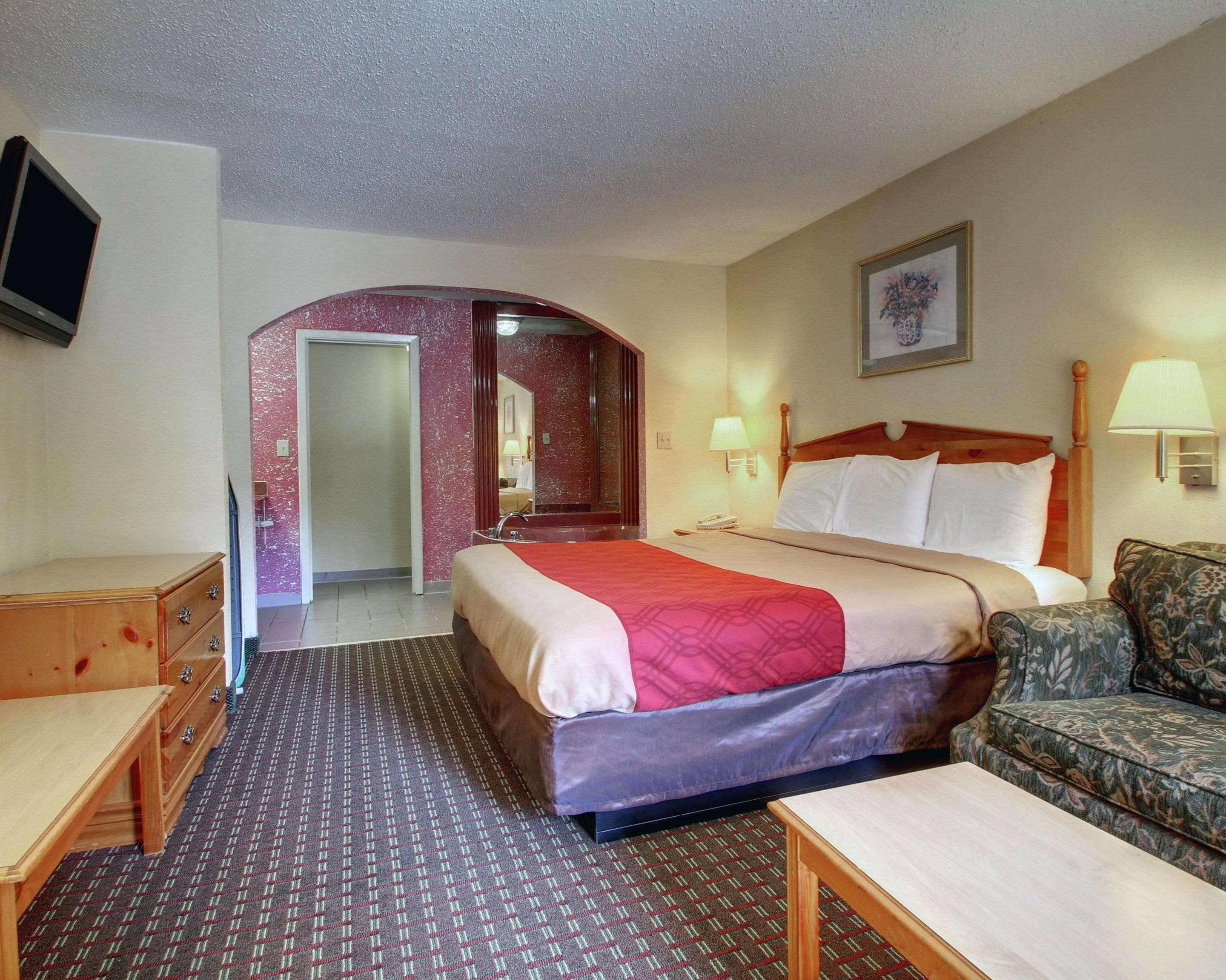 Econo Lodge Clinton Exterior photo