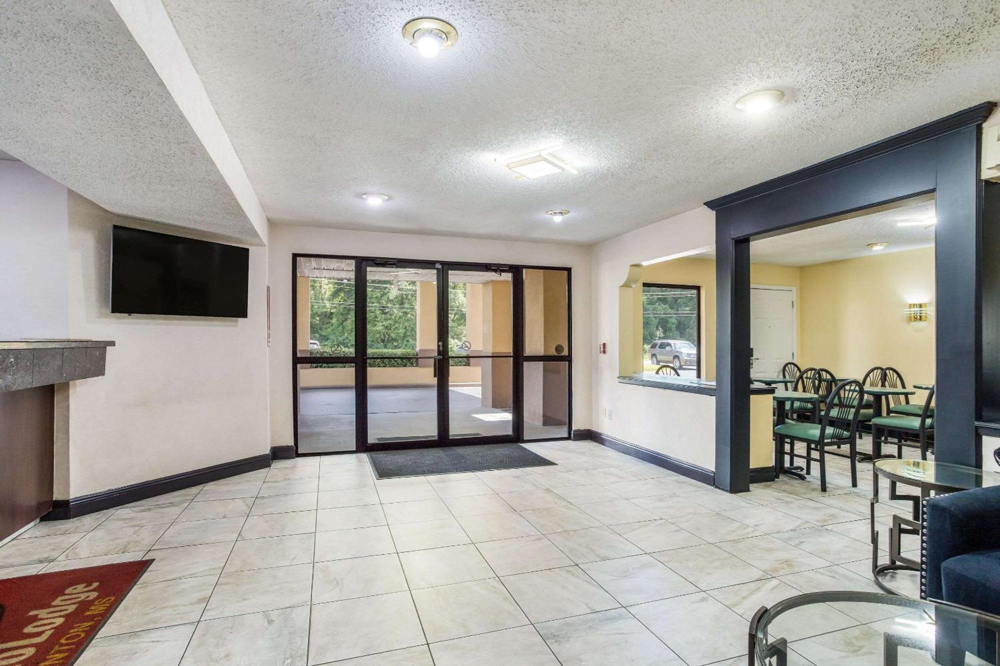Econo Lodge Clinton Exterior photo